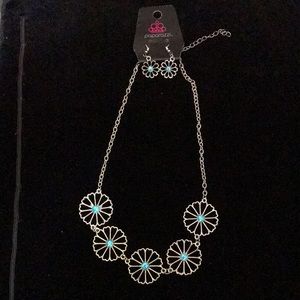 Necklace/earrings set by Paparazzi NTW